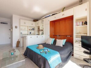 Iron/ironing board, WiFi - Apartment Bona by Interhome (Hyères)