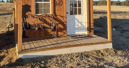 Roundup Cozy and Scenic Cabin Secluded and Scenic