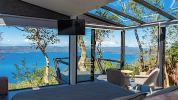 Signature Suite | Pemandangan tasik