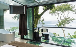 Suite – design | Sengetøy av topp kvalitet, minibar og individuelt dekorert