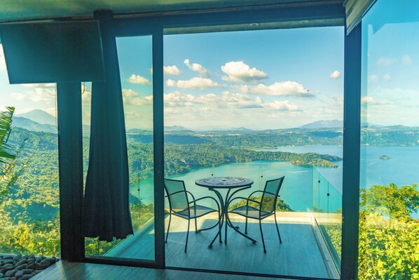 Lake view - Tres Piedras (San Francisco Chinameca)