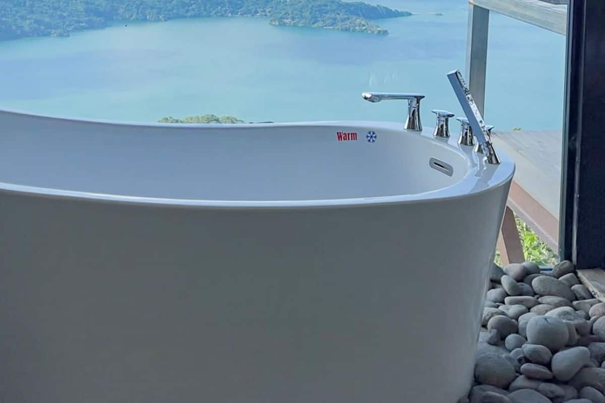 Luxury Suite, Lake View