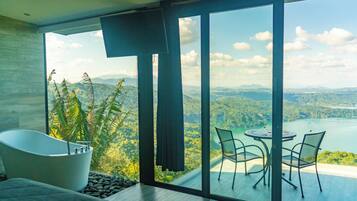 Suite Luxe, vue lac | Literie de qualité supérieure, minibar, décoration personnalisée