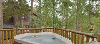 Hot Tub & Ski Shuttle: Rustic Breckenridge Retreat