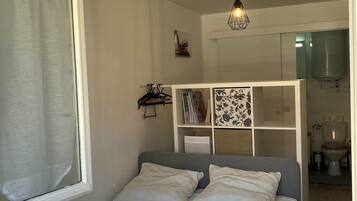 1 chambre, bureau, lit parapluie, Wi-Fi gratuit