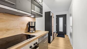 Kühlschrank, Herdplatte, Geschirrspüler