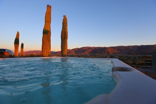 King Bed Villa with Hot Tub + Killer Views
