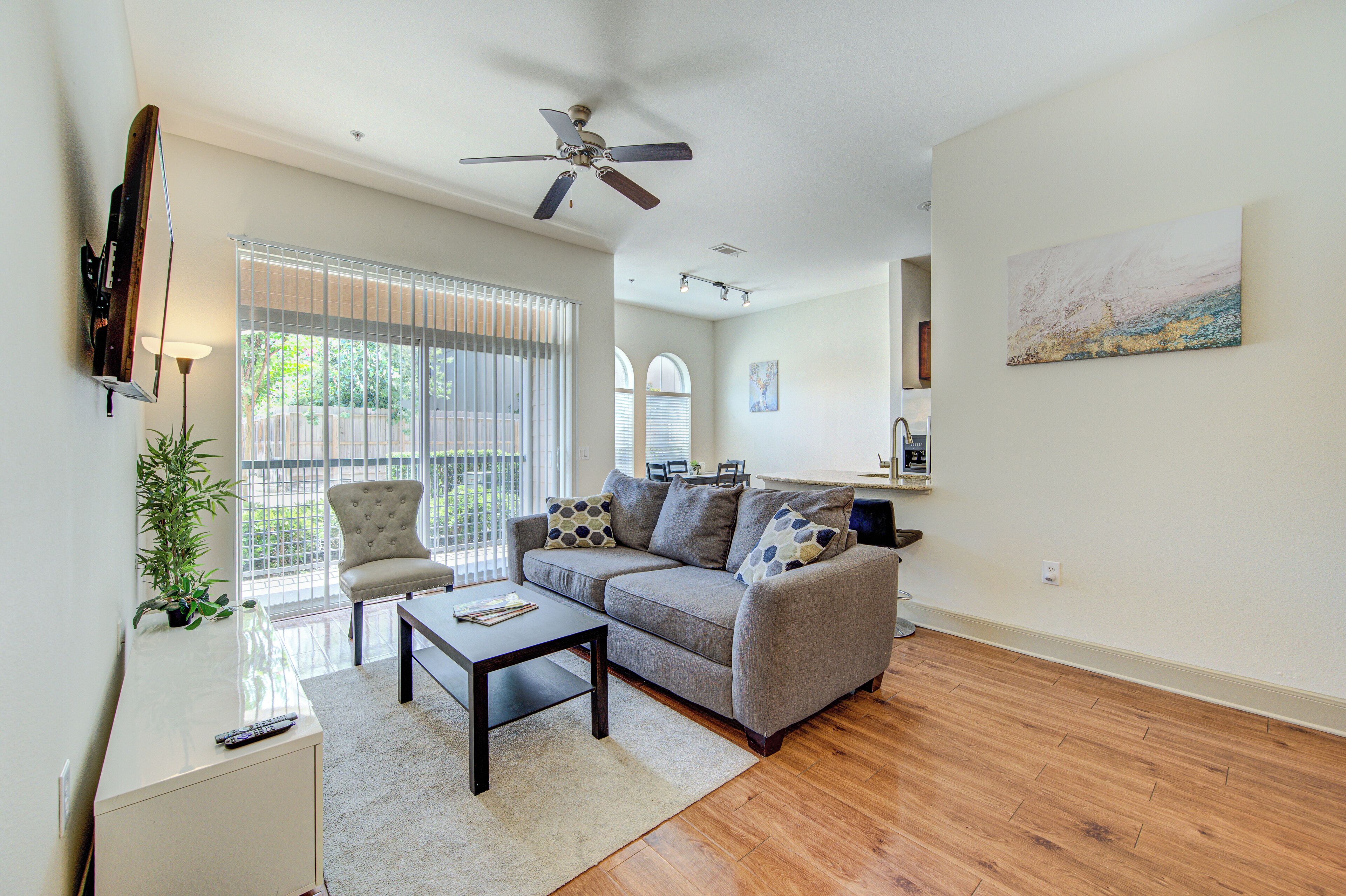 Cozy 1BR near NRG:Pool, Wi-Fi, PetOK! Free Parking