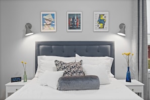 1 chambre, bureau, fer et planche à repasser, draps fournis