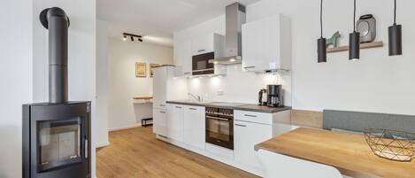 Kühlschrank, Herdplatte, Geschirrspüler