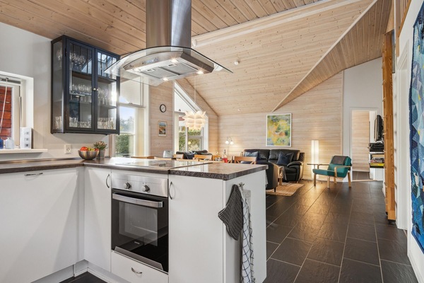 Fridge, dishwasher, coffee/tea maker