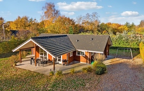 Exterior - Nice home in Glesborg with WiFi (Glesborg)