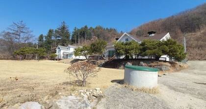 Beautiful home with 3 bedrooms/attic/monthly rent