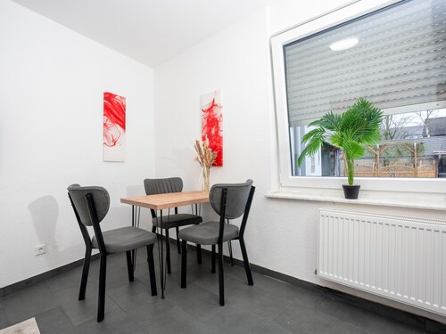 Serviceroom24 - Apartment 4 in Recklinghausen Hoch WLAN - TV - 24-7 Check-in