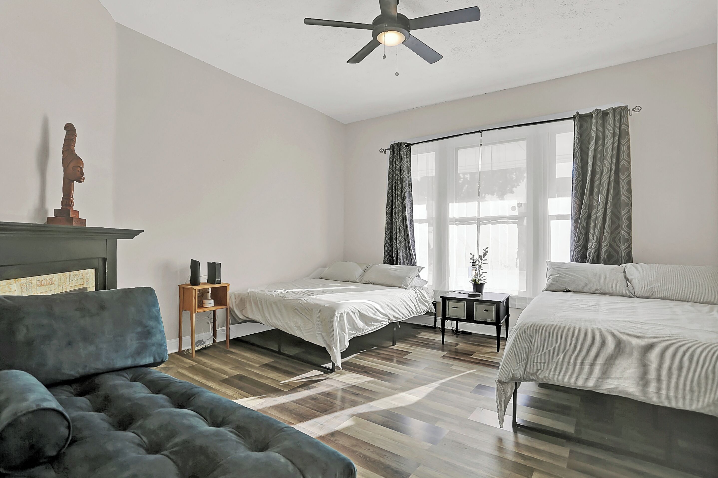 4 bedrooms, individually decorated, individually furnished, desk