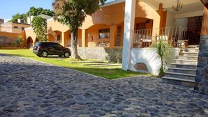 Unclassified image, 5 of 17, button - Ex Hacienda Santa Elena (Atlixco)