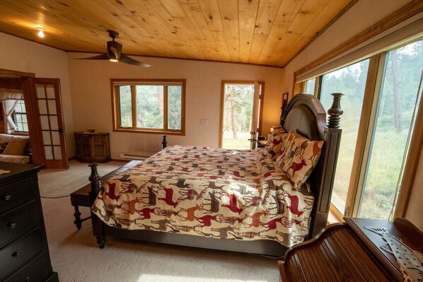 2 bedrooms, desk, free WiFi, bed sheets