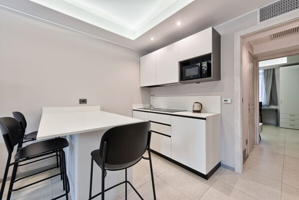 Fridge, microwave, stovetop