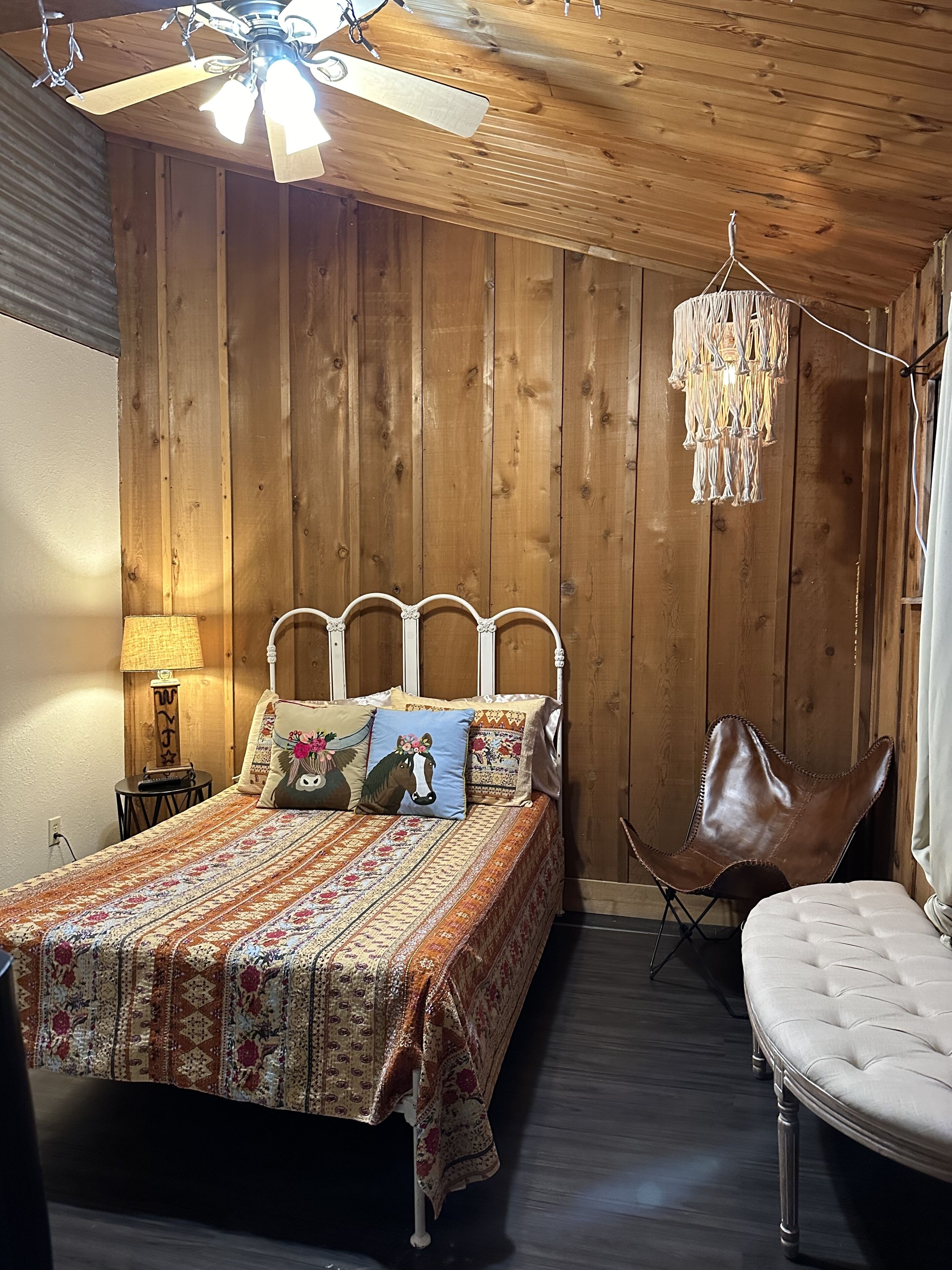 2 bedrooms, WiFi, bed sheets