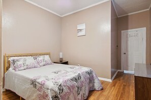2 quartos, ferros/tábuas de passar roupa, Wi-Fi, roupa de cama
