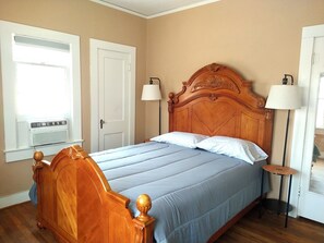 2 bedrooms, desk, iron/ironing board, free WiFi - Casita De Agua Encanto, 
Natural Hot Mineral Spring Property  (Truth or Consequences)