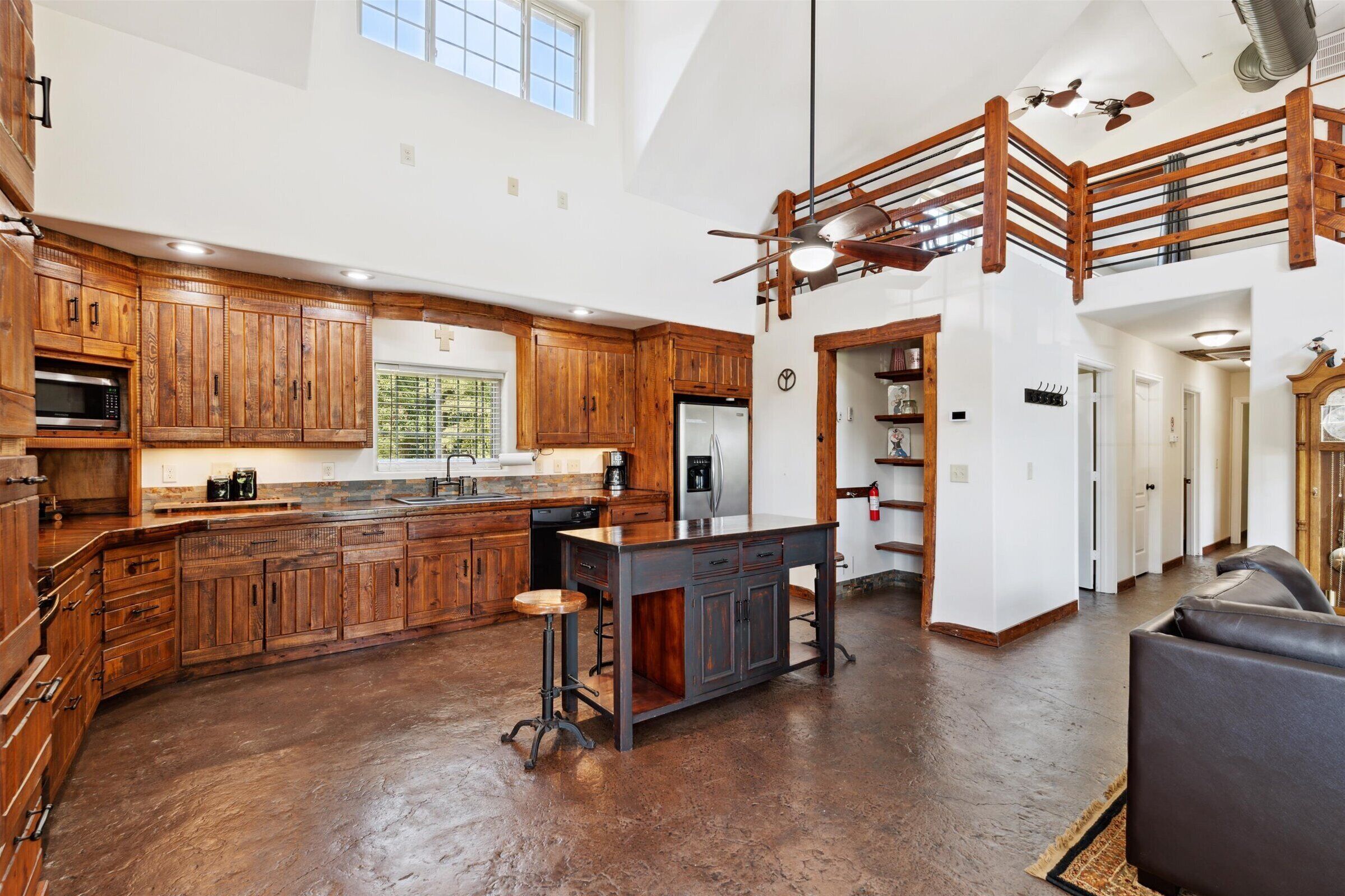 冰箱、微波炉、烤箱、炉灶