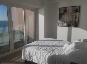 2 bedrooms, WiFi, bed sheets - New apartment with amazing view, front sea with access to the beach. (Tijuana)