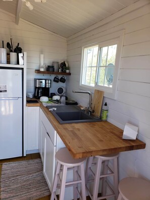 Fridge, microwave, oven, stovetop - Wine Country Cabin Near San Diego - on private 9 acres  (Ramona)
