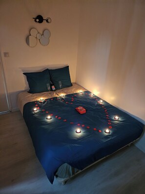 1 室のベッドルーム、アイロン / アイロン  台、WiFi、ベッドシーツ