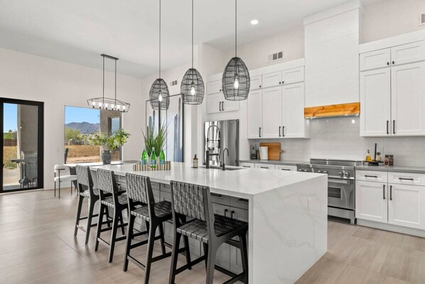 Fridge, microwave, oven, stovetop - Desert Lux Escape | Heated Pool | Spa | Golf (Scottsdale)