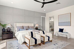 4 bedrooms, desk, travel crib, WiFi