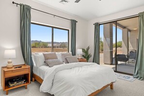 4 bedrooms, desk, travel cot, WiFi