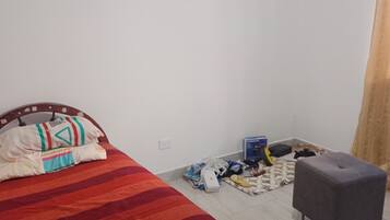 2 quartos, ferros/tábuas de passar roupa, Wi-Fi, roupa de cama