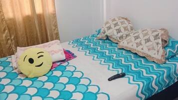 2 quartos, ferros/tábuas de passar roupa, Wi-Fi, roupa de cama