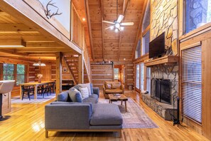 TV, fireplace - Highlander Cabin - Cozy family cabin near Boone! (Deep Gap)