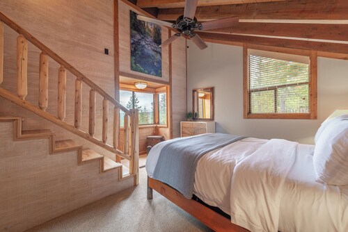 ~NEW~ Mountain Feel Northstar Condo