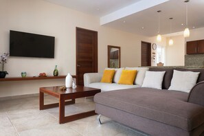 Smart TV - Luxury villa in Tulum with pool, fit 20ppl -10min from the beach! (Tulum)