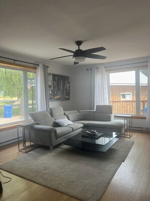 Smart-TV, Kamin, Drucker
