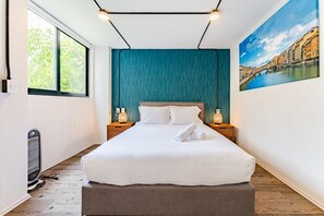 1 間睡房、書桌、熨斗/熨衫板、Wi-Fi