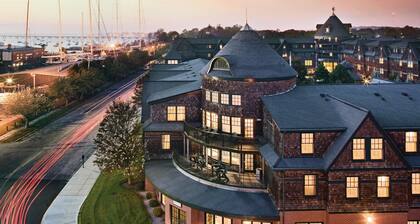 Long Warf Wyndham Resort Condo, 5 minutes from downtown!