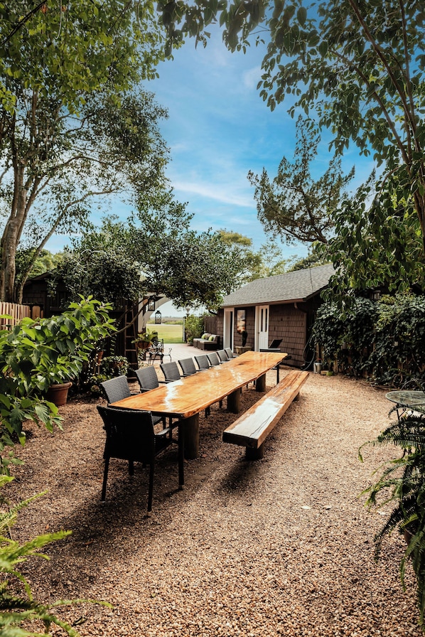 Outdoor dining