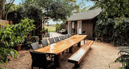 Charming waterfront studio/sleeps 4/pet friendly