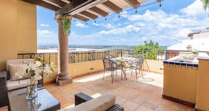 Centro 2BR Home with Rooftop Terrace