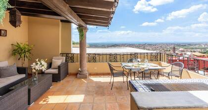 Centro 2BR Home with Rooftop Terrace