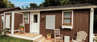 Cozy Bunkhouse on Waterfront Estate  Near Manteo & Nags Head