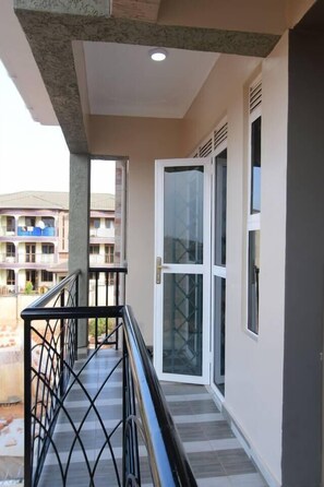 Exterior detail - Highly rated 1-Bed Apartment with in Kampala (Kampala)