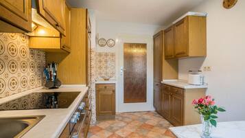 Kühlschrank, Ofen, Herdplatte, Geschirrspüler