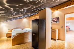 2 bedrooms, free WiFi, bed sheets - Holiday Apartment 'Haus Am Bächel' with Balcony and Wi-Fi (Lauf)