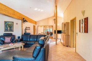 Lobby - Holiday Apartment 'Haus Am Bächel' with Balcony and Wi-Fi (Lauf)