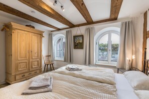 1 bedroom, free WiFi, bed sheets - Appartment Storchennest (Altensteig)